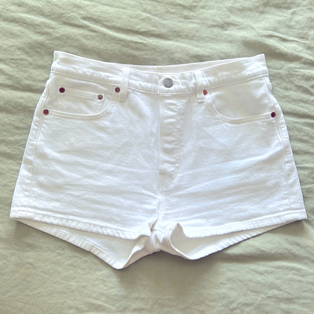 White Levi’s 501 Shorts